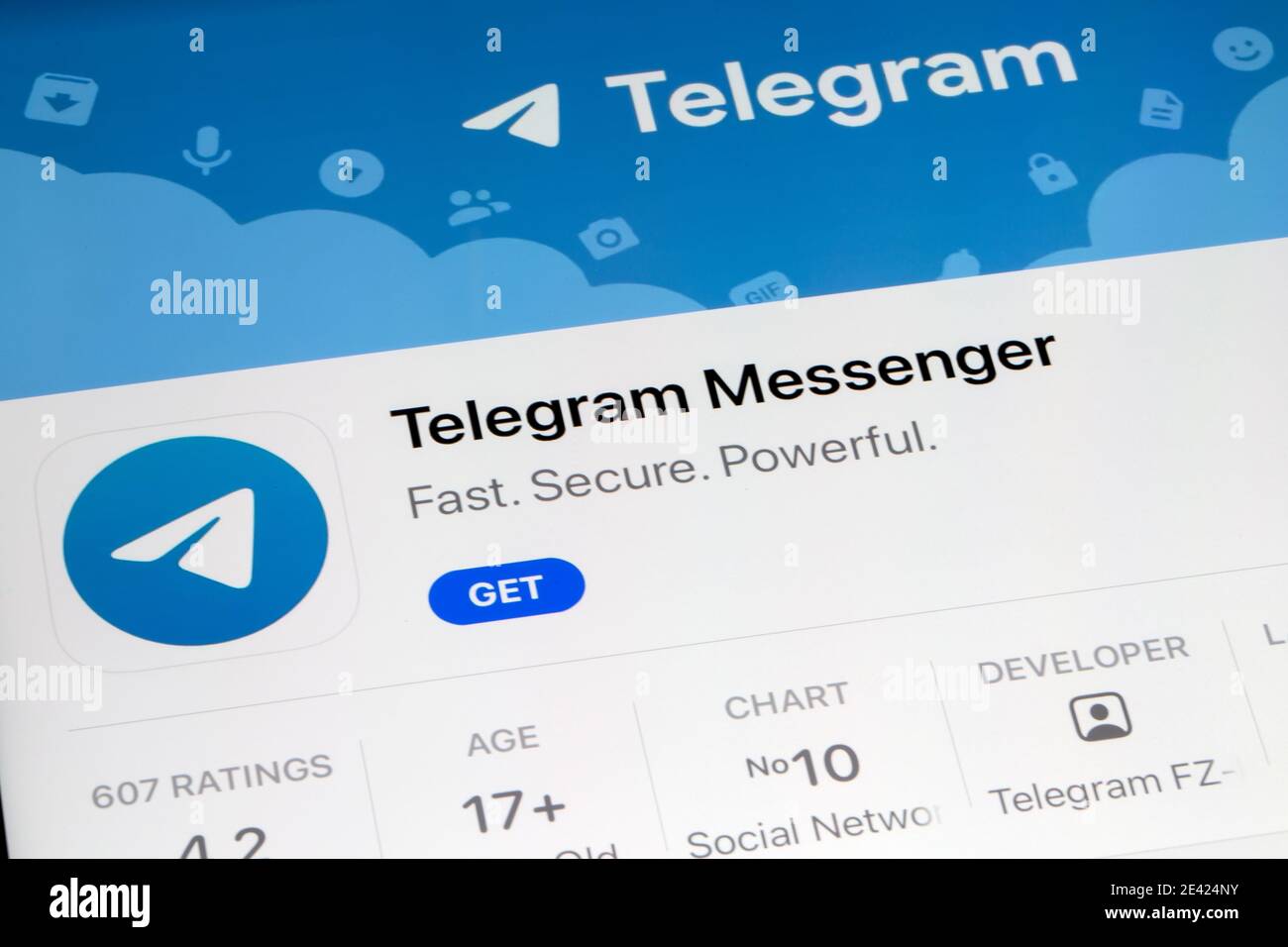 Ostersund, Suède - 2 août 2020 : application télégramme Messenger. Télégramme est un service de messagerie instantanée, de vidéotéléphonie et de voix sur IP basé sur le cloud. Banque D'Images