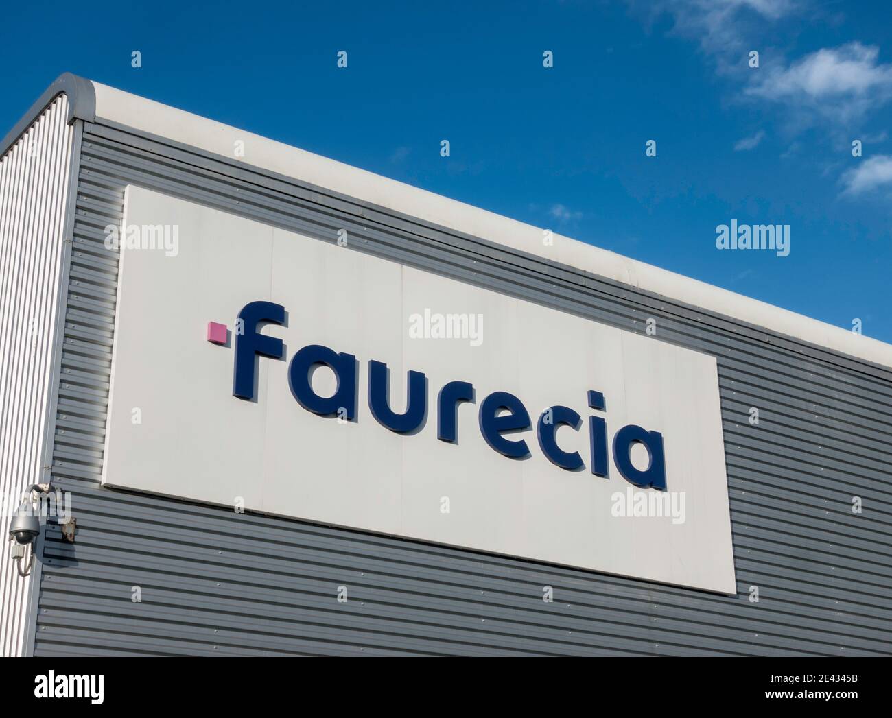 Panneau ou logo Faurecia sur son usine de composants automobiles de Washington, dans le nord-est de l'Angleterre, au Royaume-Uni Banque D'Images