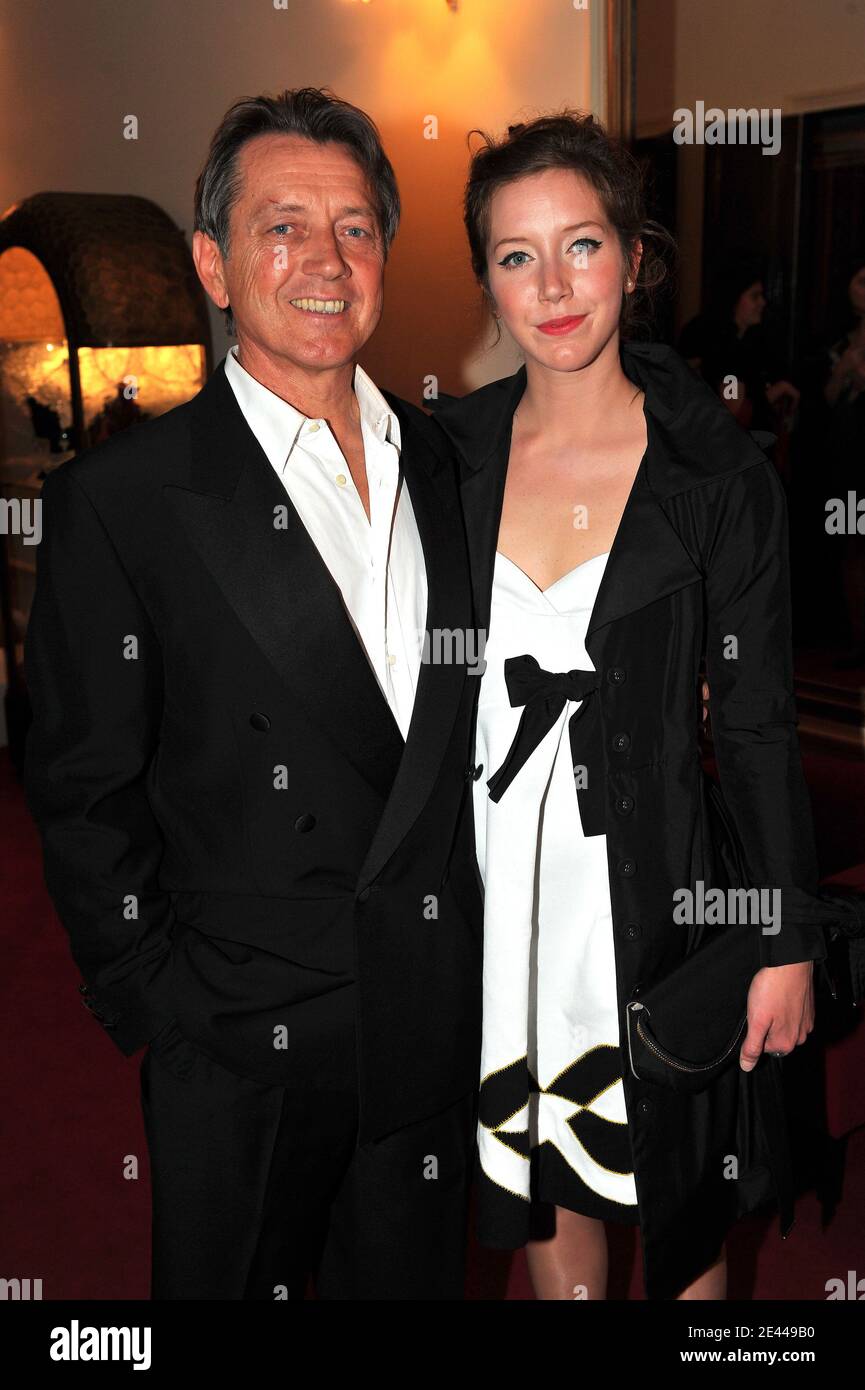 Bernard Giraaudeau et sa fille Sara Giraaudeau assistent à la 23e cérémonie Molieres au Théâtre de Paris, le 26 avril 2009. Photo de Gouhier-Nebinger/ABACAPRESS.COM Banque D'Images