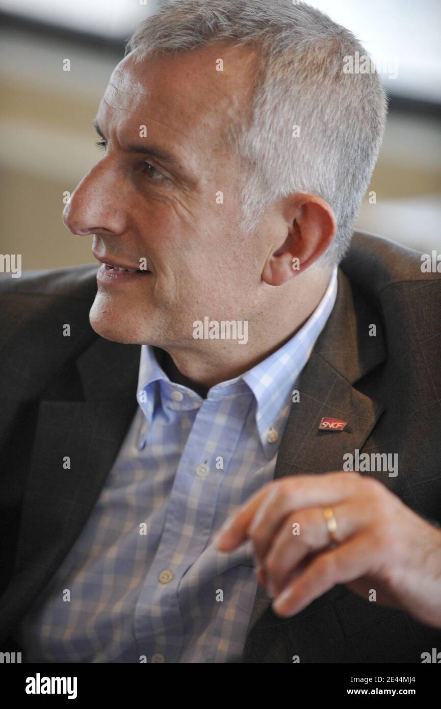 Exclusif. PAS DE TABLOÏDES. Président de la SNCF, l'autorité ferroviaire nationale française, Guillaume Pepy, photographié dans son bureau du siège de la SNCF à Paris, France, le 29 avril 2009. Photo par Elodie Gregoire/ABACAPRESS.COM Banque D'Images