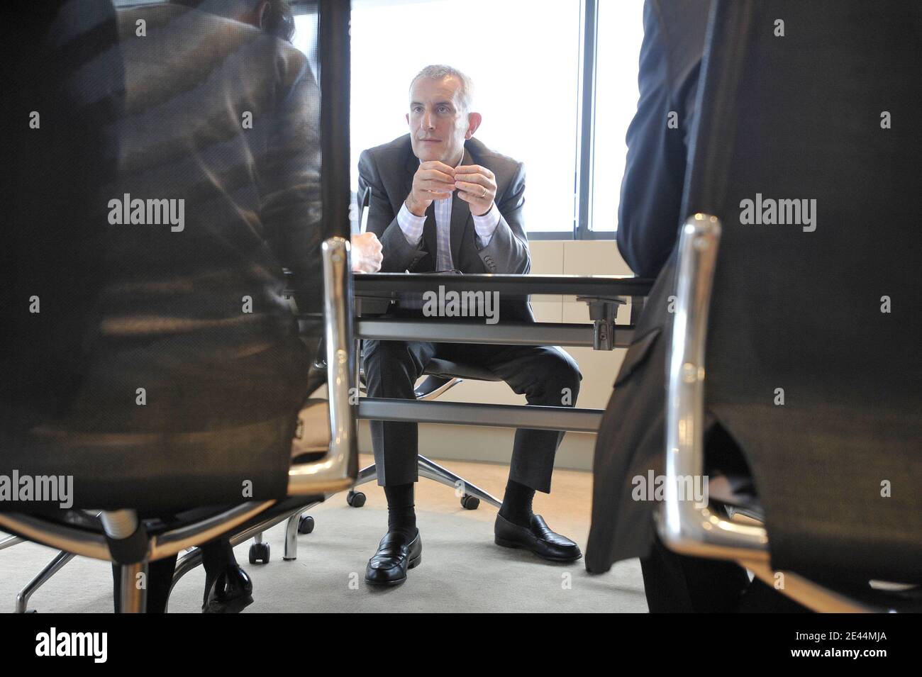 Exclusif. PAS DE TABLOÏDES. Président de la SNCF, l'autorité ferroviaire nationale française, Guillaume Pepy, photographié dans son bureau du siège de la SNCF à Paris, France, le 29 avril 2009. Photo par Elodie Gregoire/ABACAPRESS.COM Banque D'Images