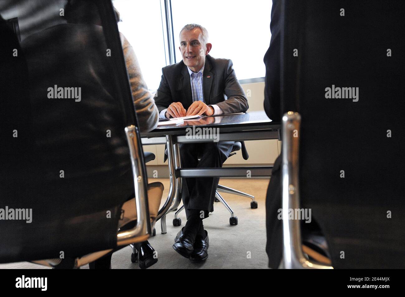 Exclusif. PAS DE TABLOÏDES. Président de la SNCF, l'autorité ferroviaire nationale française, Guillaume Pepy, photographié dans son bureau du siège de la SNCF à Paris, France, le 29 avril 2009. Photo par Elodie Gregoire/ABACAPRESS.COM Banque D'Images