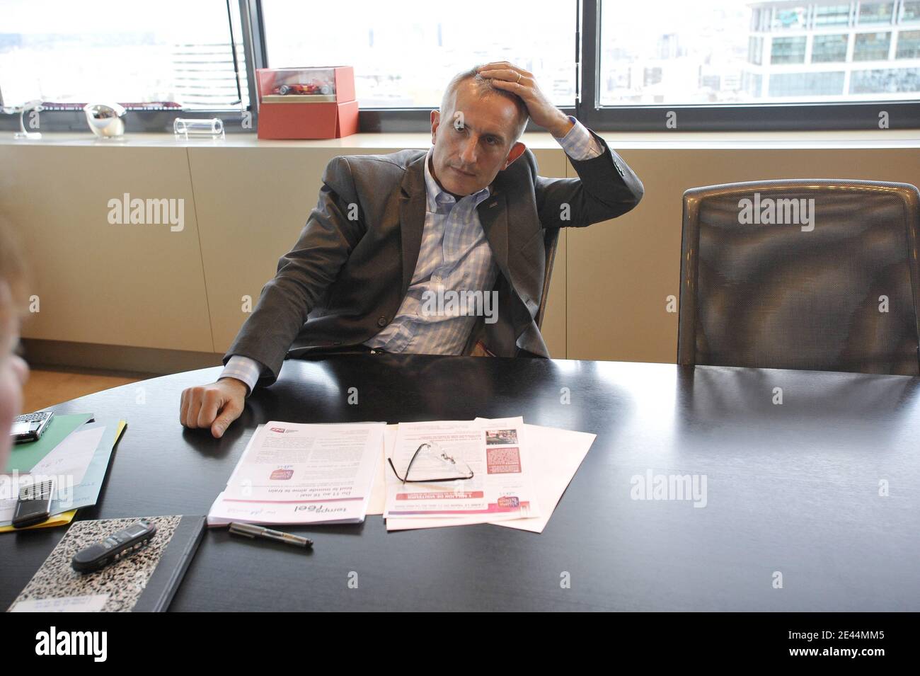 Exclusif. PAS DE TABLOÏDES. Président de la SNCF, l'autorité ferroviaire nationale française, Guillaume Pepy, photographié dans son bureau du siège de la SNCF à Paris, France, le 29 avril 2009. Photo par Elodie Gregoire/ABACAPRESS.COM Banque D'Images