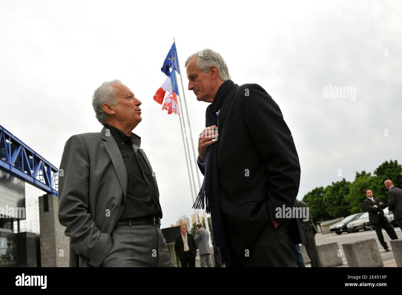 Jean-Marie Cavada et l'épouse de Jean-Marie Cavada visitent la Cité des Sciences de la Villette lors de la nuit européenne des musées à Paris, France, le 16 mai 2009, à la tête du parti au pouvoir de droite de l'UMP, Michel Barnier, ministre français de l'Agriculture. Photo de Mousse/ABACAPRESS.COM Banque D'Images