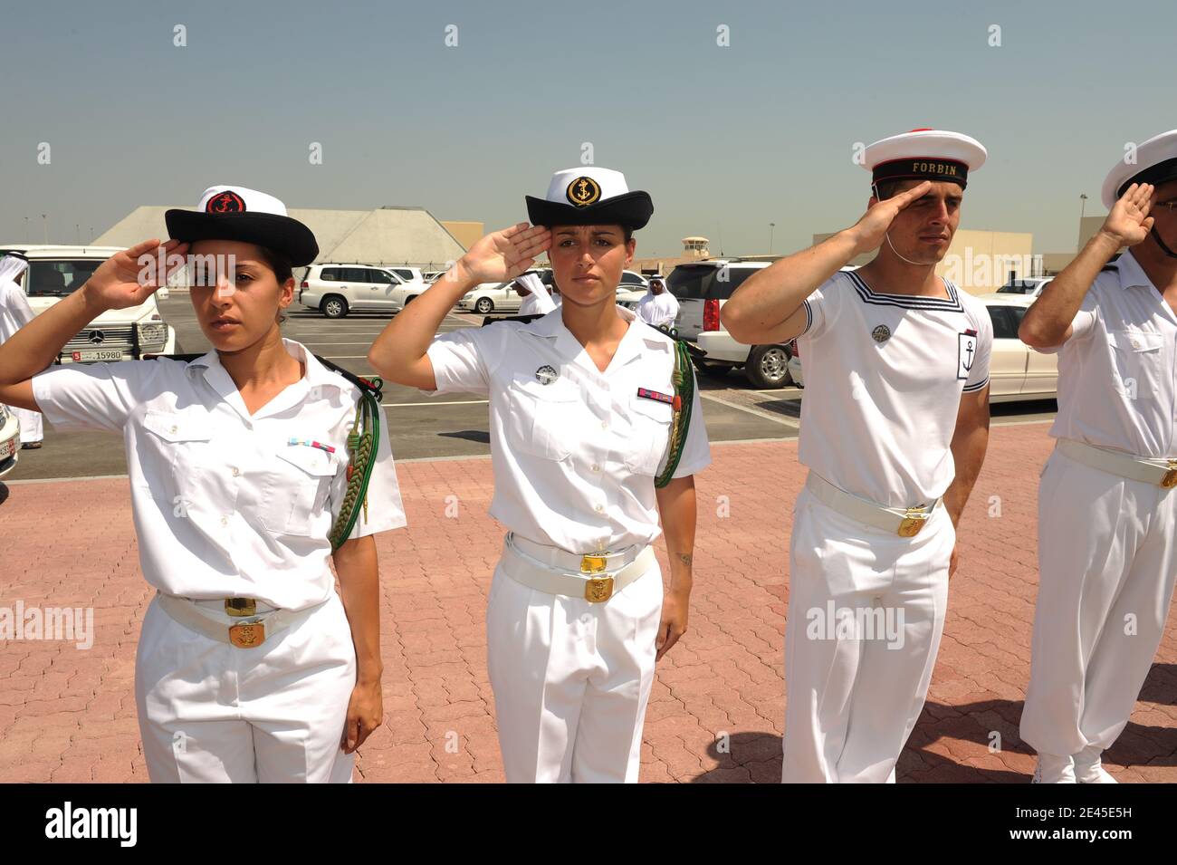 Atmosphère en tant que président français Nicolas Sarkozy inaugure  officiellement la base de la marine militaire française « AS Salam », à Abu  Dhabi, aux Émirats arabes Unis, le 26 mai 2009.
