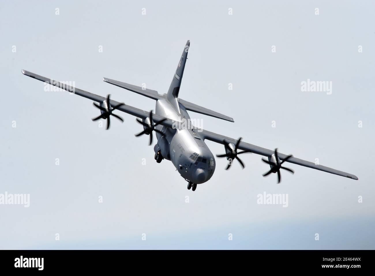 Lockheed C-130 Hercules lors d'un vol de démonstration lors du 48e salon international de l'aviation de Paris, au Bourget, près de Paris, le 18 juin 2009. Photo de Nicolas Gouhier/ABACAPRESS.COM Banque D'Images