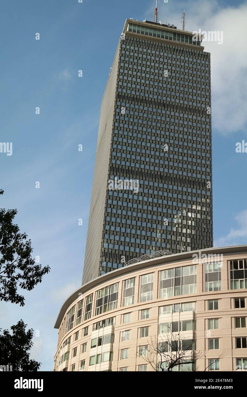 La tour du Prudential Center, vue depuis Belvidere Street, dans le centre-ville de Boston, Massachusetts, États-Unis. Banque D'Images