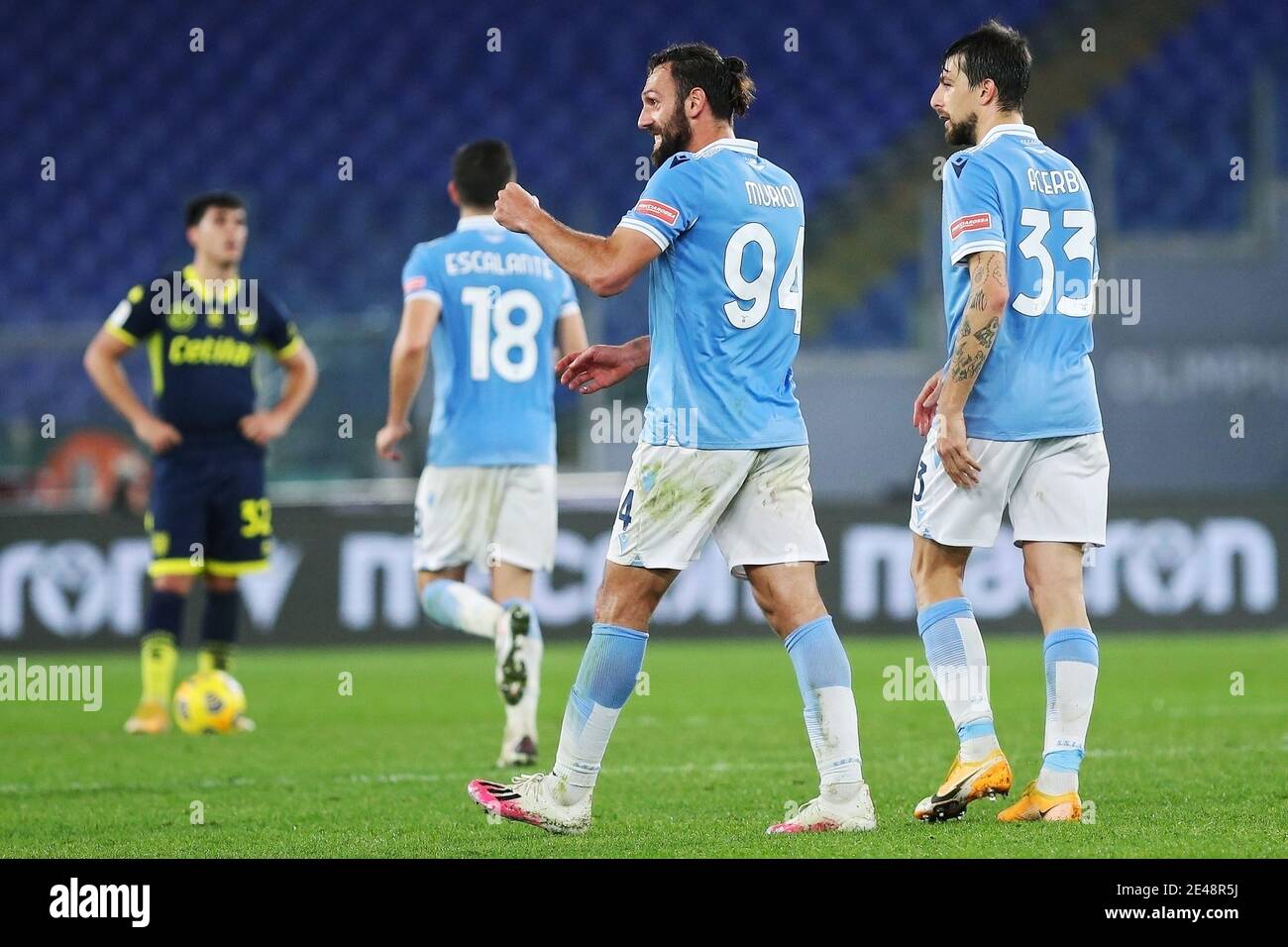 Vedat Muriqi du Latium (C) fête avec après avoir obtenu 2-1 buts lors de la coupe d'Italie, ronde de 16 matchs de football entre SS Lazio et Parme Calcio le 21 janvier 2021 au Stadio Olimpico à Rome, Italie - photo Federico Proietti / DPPI / LiveMedia Banque D'Images