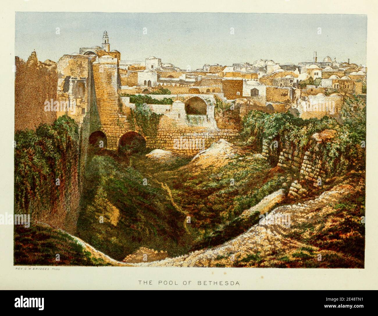 La piscine de Bethesda, Jérusalem de la scène du livre à l'est : composé de douze vues photographiques colorées des lieux mentionnés dans la Bible, avec lettre-presse descriptive. Par Tristram, H. B. (Henry Baker), 1822-1906; publié par la Society for Promoting Christian Knowledge (Great Britain) à Londres en 1872 Banque D'Images