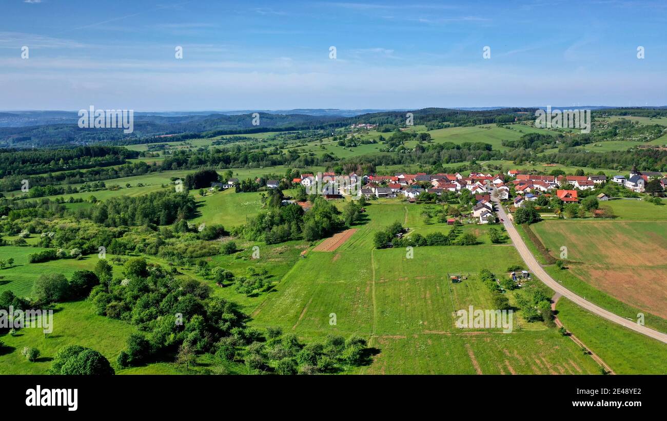Montagnes dans la haute forêt près de Losheim am See, Sarre, Allemagne Banque D'Images