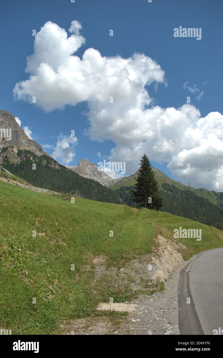 Incroyable et unique panorama de montagne à l'Albulapass en Suisse 12.8.2020 Banque D'Images