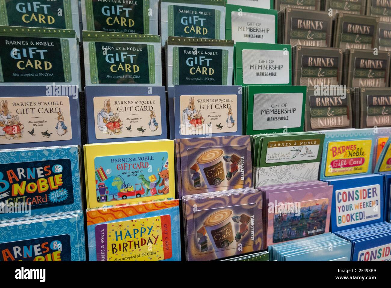 Affichage de cartes-cadeaux prépayées à Barnes & Noble à New York, États-Unis Banque D'Images