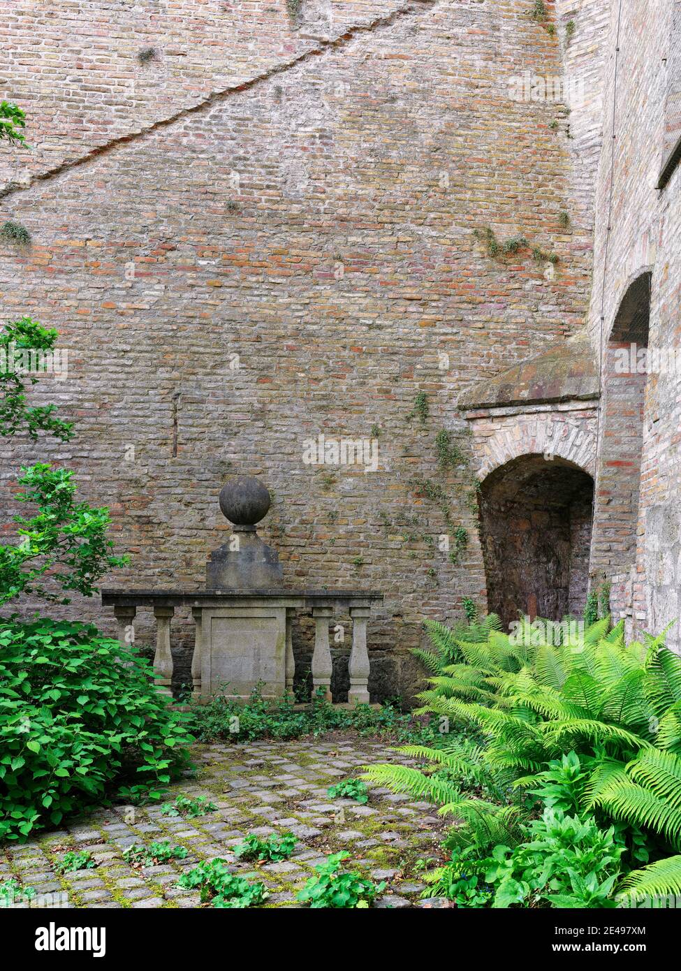 Musée de l'artisanat souabe, maison de maître de fontaine, cour d'artisanat, cour historique de l'artisanat, brique, bâtiment de brique, monument du patrimoine mondial, fortification, vieille ville historique, historique, vieille ville, monument, site de monument, protection de monument, classé, vue, vue historique, musée Banque D'Images