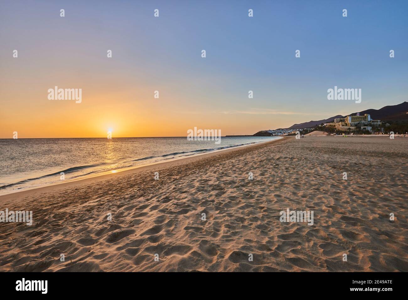 Plage Playa del Matorral au coucher du soleil, Fuerteventura, îles Canaries, Espagne Banque D'Images