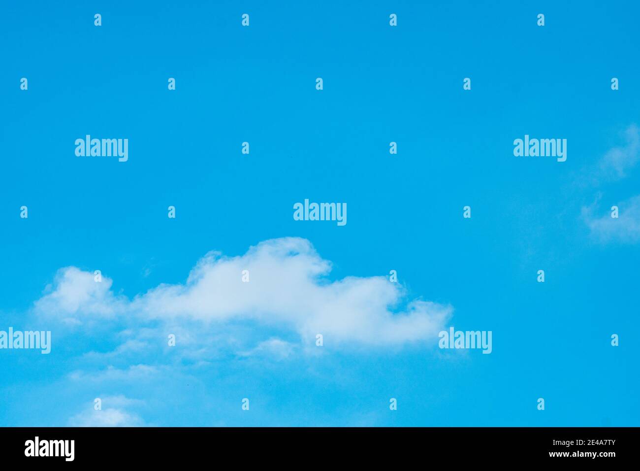 Fond de Ciel bleu avec de beaux nuages Banque D'Images