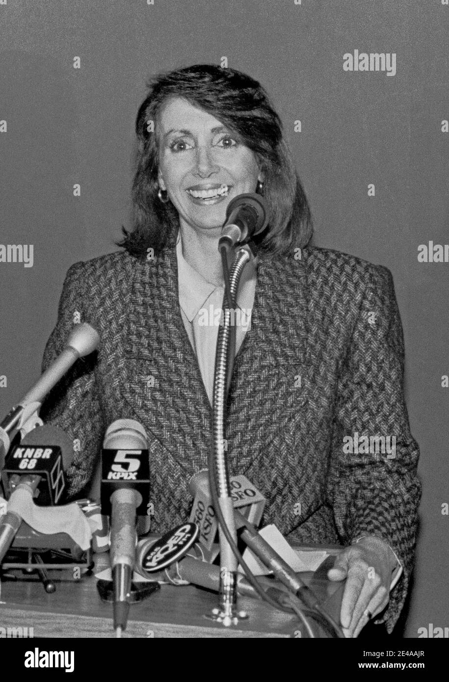 Nancy Pelosi annonce qu'elle est candidate au parti démocrate pour un siège à la Chambre des représentants des États-Unis. 1987 Banque D'Images