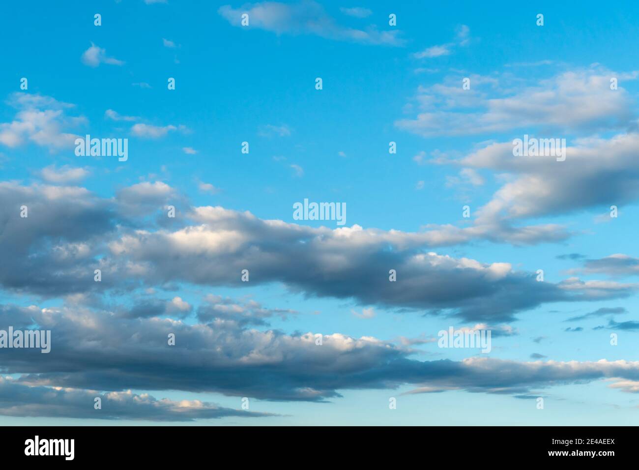Fond de Ciel bleu avec de beaux nuages Banque D'Images