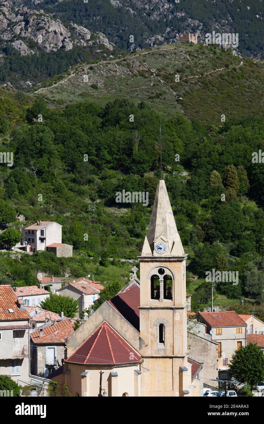 Vue imprenable sur une ville, Vivario, haute-Corse, Corse, France Banque D'Images