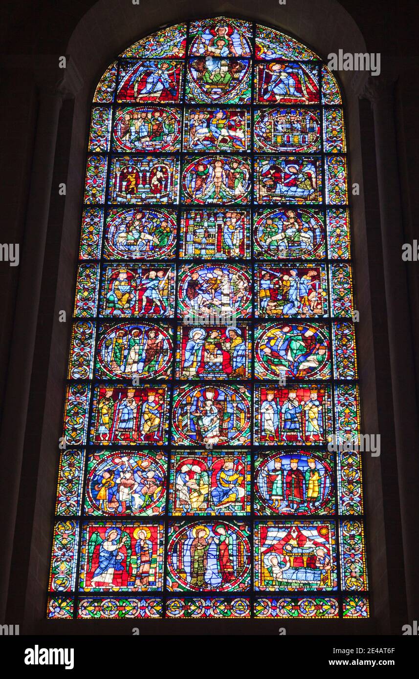 Vitraux d'une cathédrale, Cathédrale de Chartres, Chartres, Eure-et-Loir, France Banque D'Images