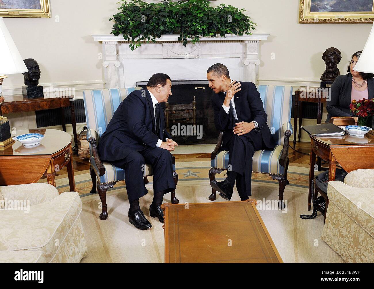Le président américain Barak Obama (R) rencontre le président égyptien Hosni Moubarak dans le bureau ovale de la Maison Blanche à Washington, DC, Etats-Unis, le 18 août 2009. Photo par Olivier Douliery /ABACAPRESS.COM Banque D'Images