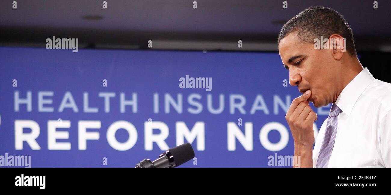 LE président AMÉRICAIN Barack Obama s'exprime lors d'une réunion sur les soins de santé au siège du Comité national démocratique à Washington, DC, Etats-Unis, le 20 août 2009. Obama a répondu aux questions des gens sur son plan de réforme des soins de santé. Photo par Alex Wong/ABACAPRESS.COM Banque D'Images