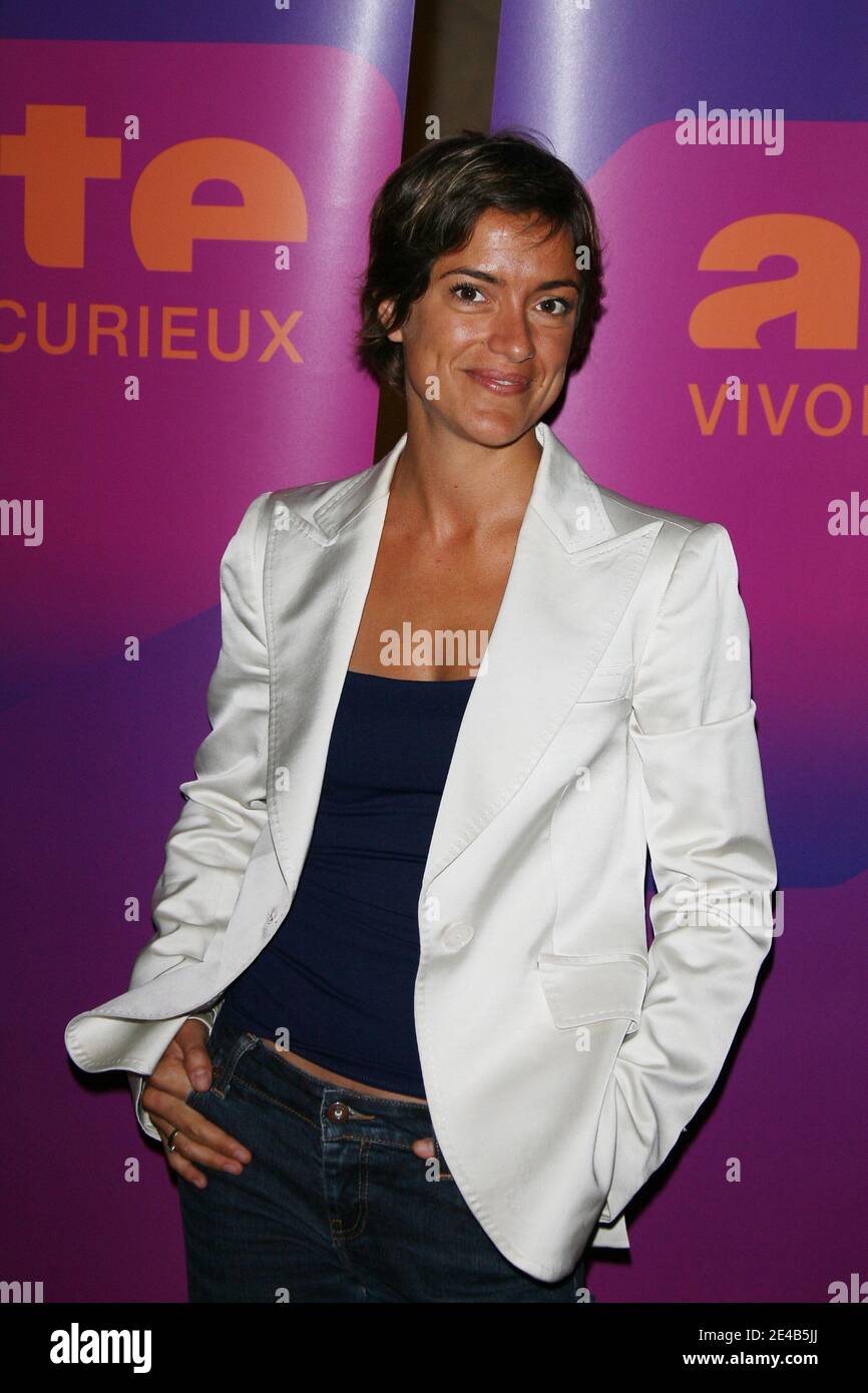 Emilie Aubry Banque De Photographies Et D images Haute R solution Alamy Emilie Aubry Banque De Photographies Et D images Haute R solution Alamy