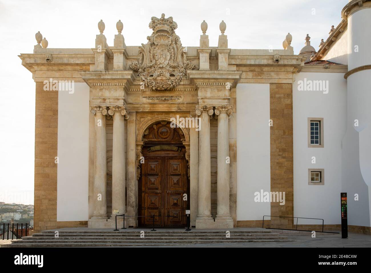 Coimbra, Portugal - octobre 16 2020 : détails de l'architecture de la ville de Coimbra et de l'Université de Coimbra (déménagé en permanence dans sa ville actuelle en 1537) Banque D'Images