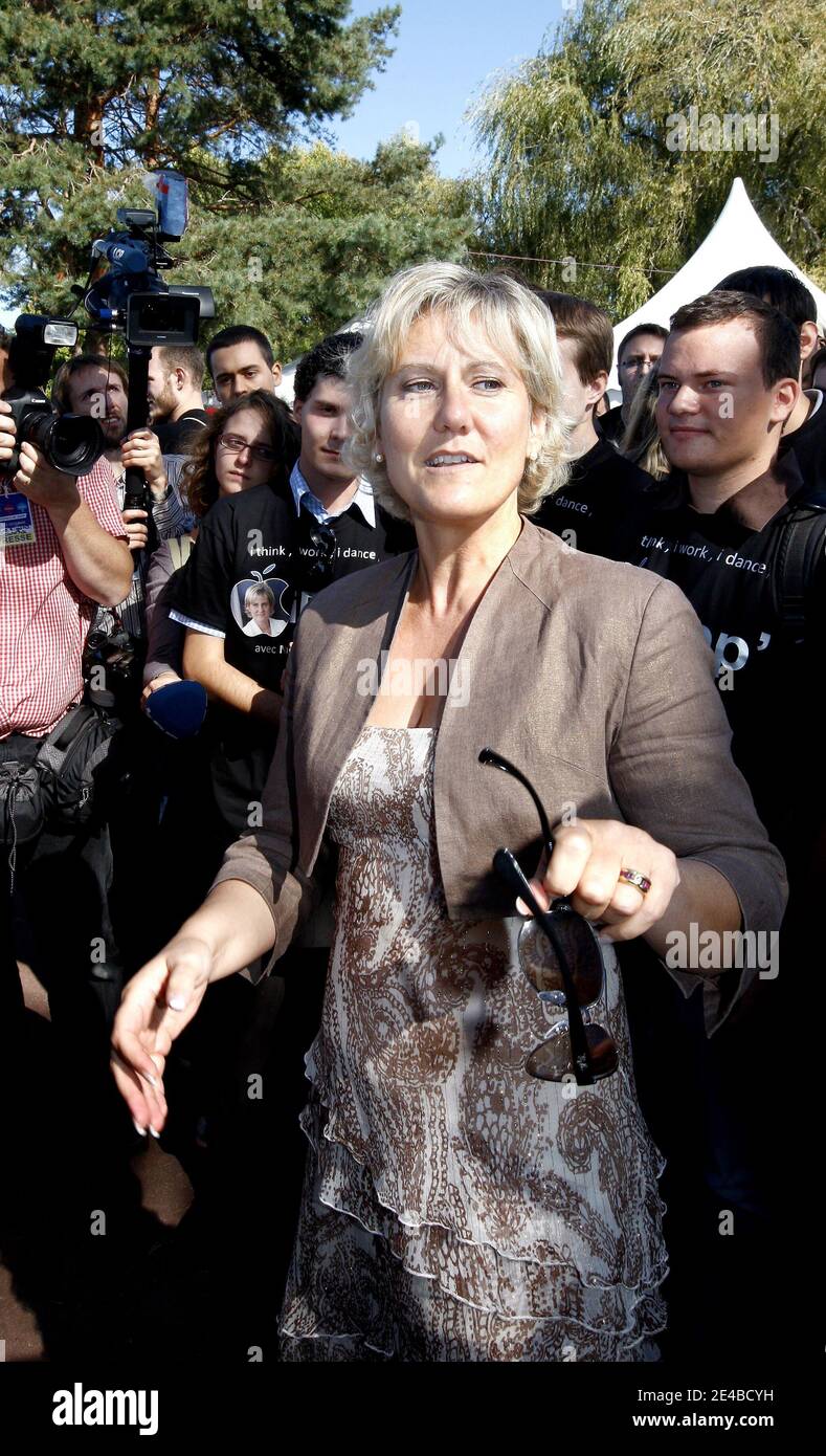 Nadine Morano participe à la deuxième journée de l'Université d'été UMP surnommée « Campus » à Seignosse, en France, le 5 septembre 2009. Photo de Patrick Bernard/ABACAPRESS.COM Banque D'Images