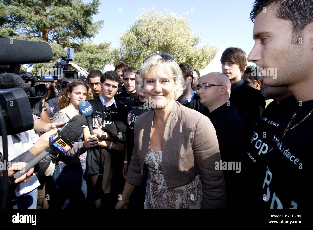 Nadine Morano participe à la deuxième journée de l'Université d'été UMP surnommée « Campus » à Seignosse, en France, le 5 septembre 2009. Photo de Patrick Bernard/ABACAPRESS.COM Banque D'Images