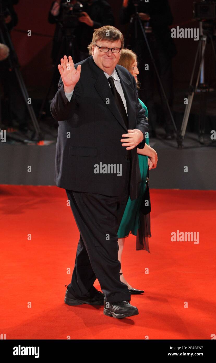 Le réalisateur Michael Moore et son épouse Kathleen Glynn ont assisté à la première "capitalisme: Une histoire d'amour" au Sala Grande lors du 66e Festival du film de Venise, en Italie, le 6 septembre 2009. Photo par ABACAPRESS.COM Banque D'Images