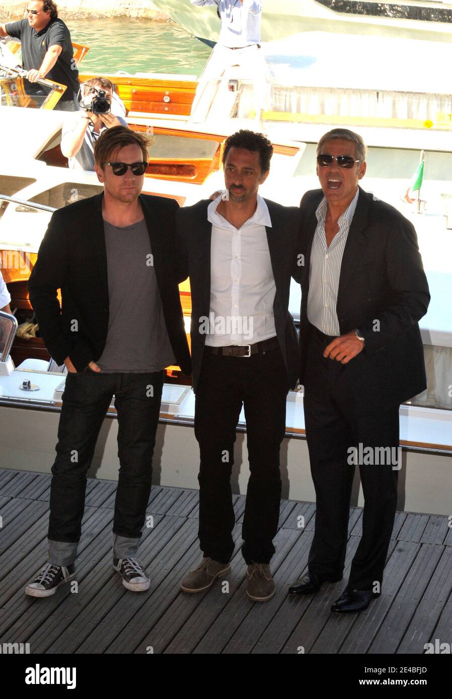 Les acteurs Ewan McGregor, le réalisateur Grant Heslov, et George Clooney arrivent au Palazzo del Casino pour le 66e Festival du film de Venise, en Italie, le 8 septembre 2009. Photo par ABACAPRESS.COM Banque D'Images