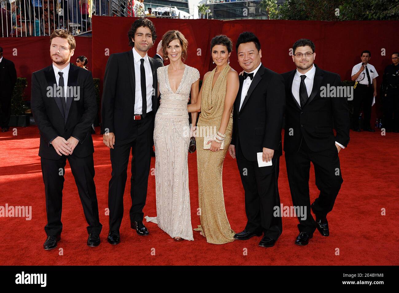 Kevin Connolly, Adrian Grenier, Perrey Reeves, Jerry Ferrara, Jamie-Lynn Sigler, Rex Lee et Jerry Ferrara arrivent au 61e Prix annuel d'Emmy Primetime, qui s'est tenu au Nokia Theatre de Los Angeles, en Californie, aux États-Unis, le 20 septembre 2009. Photo de Lionel Hahn/ABACAPRESS.COM (photo : Kevin Connolly, Adrian Grenier, Perrey Reeves, Jerry Ferrara, Jamie-Lynn Sigler, Rex Lee, Jerry Ferrara) Banque D'Images