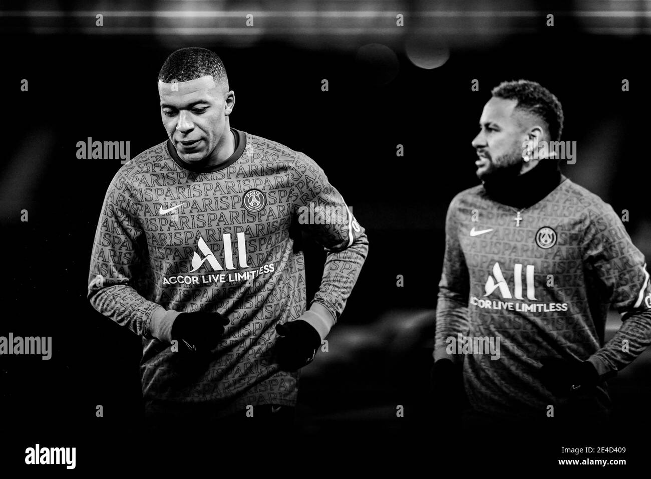 Kylian Mbappe et Neymar Jr (PSG) lors de l'échauffement du match de football de la Ligue française 1 Paris Saint Germain (PSG) contre Montpellier (MHSC) au Parc des Prince, à Paris, France, le 22 janvier 2021. Photo de Julien Poupart/ABACAPRESS.COM Banque D'Images