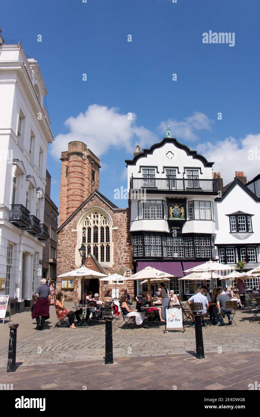 Centre-ville d'Exeter avec architecture mixte historique et pittoresque Banque D'Images
