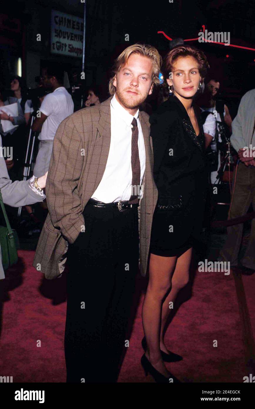 Kiefer Sutherland et Julia Roberts 1990 crédit : Ralph Dominguez/MediaPunch Banque D'Images