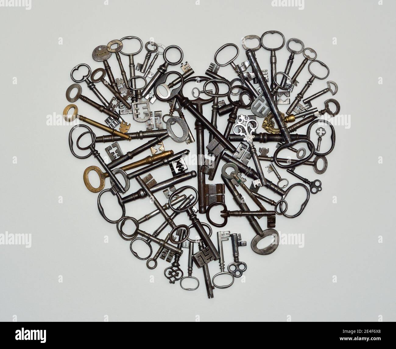 Forme de coeur en clés anciennes pour la Saint Valentin Banque D'Images