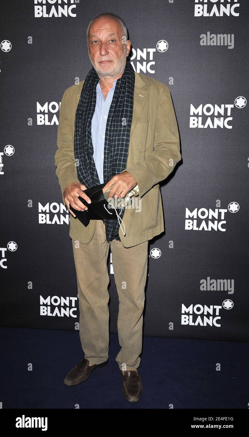 François Berleand participe au cocktail d'inauguration de la boutique phare de Montblanc Paris, à Paris, en France, le 1er octobre 2009. Photo de Christophe Guibbbaud/ABACAPRESS.COM Banque D'Images