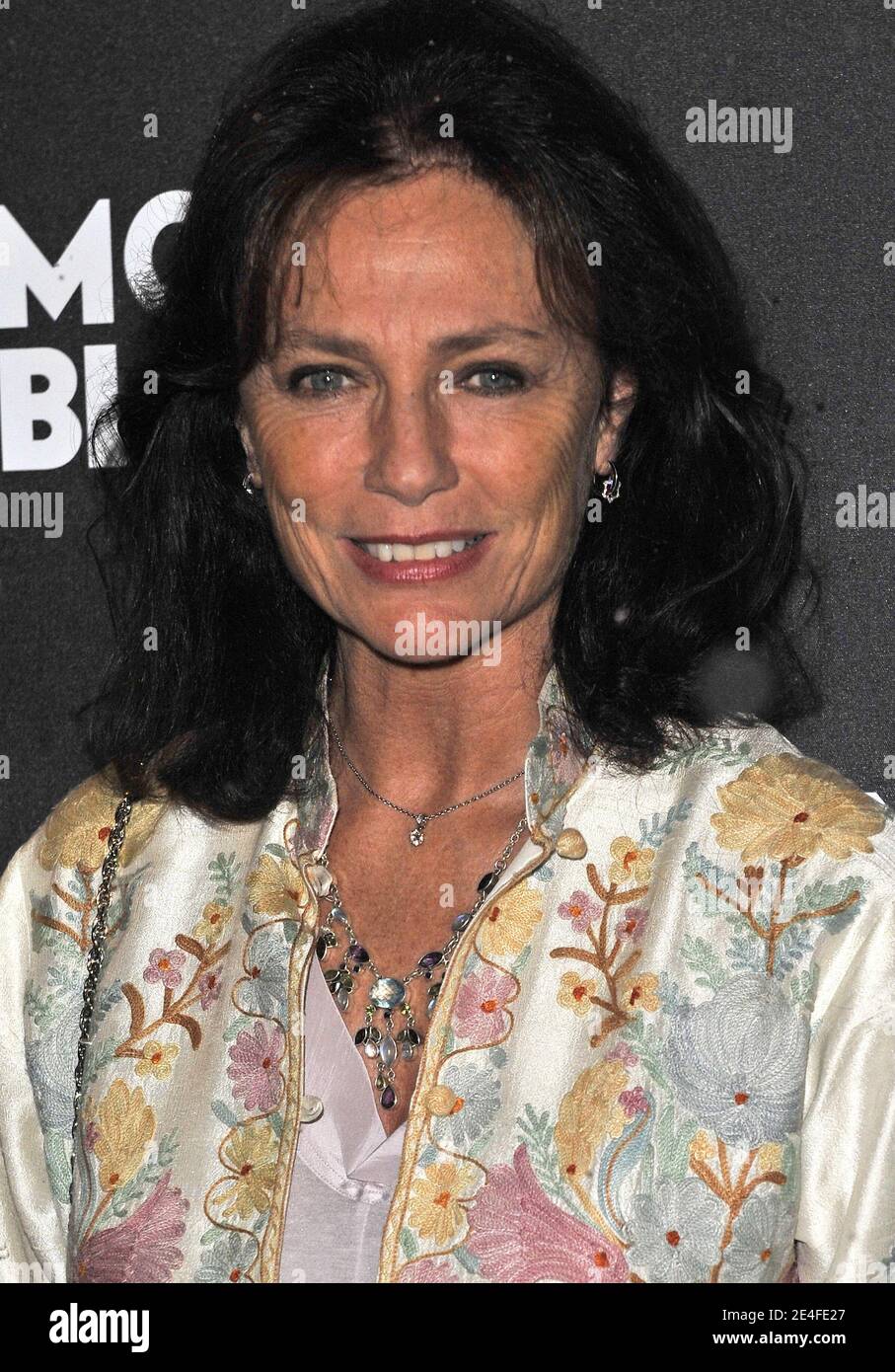 Jacqueline Bisset participe au cocktail d'inauguration de la Boutique phare de Montblanc Paris, à Paris, le 1er octobre 2009. Photo de Christophe Guibbbaud/ABACAPRESS.COM Banque D'Images