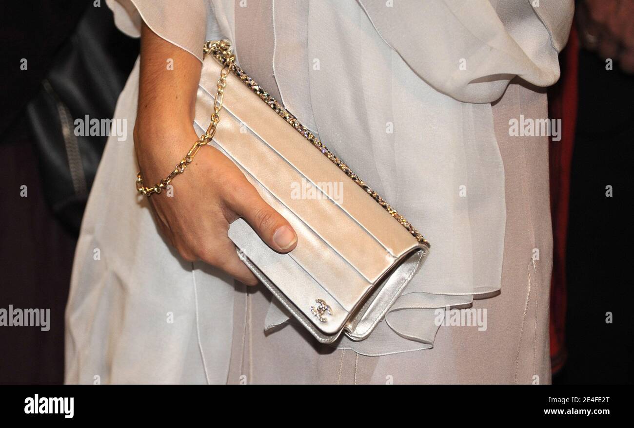 Virginie Ledoyen participe à la fête du cocktail d'inauguration de la Boutique phare de Montblanc Paris, le 1er octobre 2009, à Paris, en France. Photo de Christophe Guibbbaud/ABACAPRESS.COM Banque D'Images