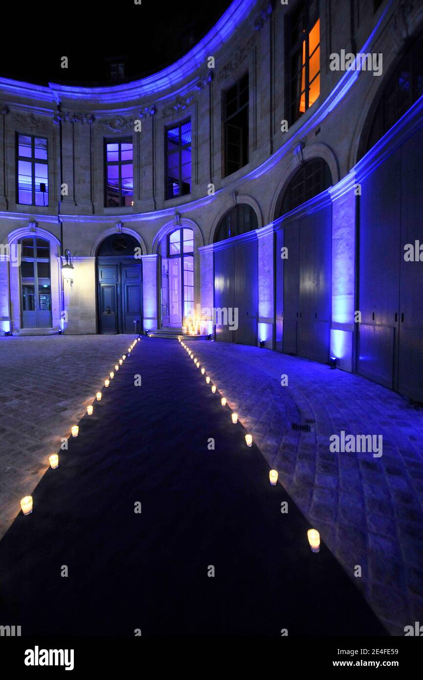 Atmosphère pendant le lancement de la boutique phare de Montblanc Paris - cocktail d'inauguration, à Paris, en France, le 1er octobre 2009. Photo de Christophe Guibbbaud/ABACAPRESS.COM Banque D'Images