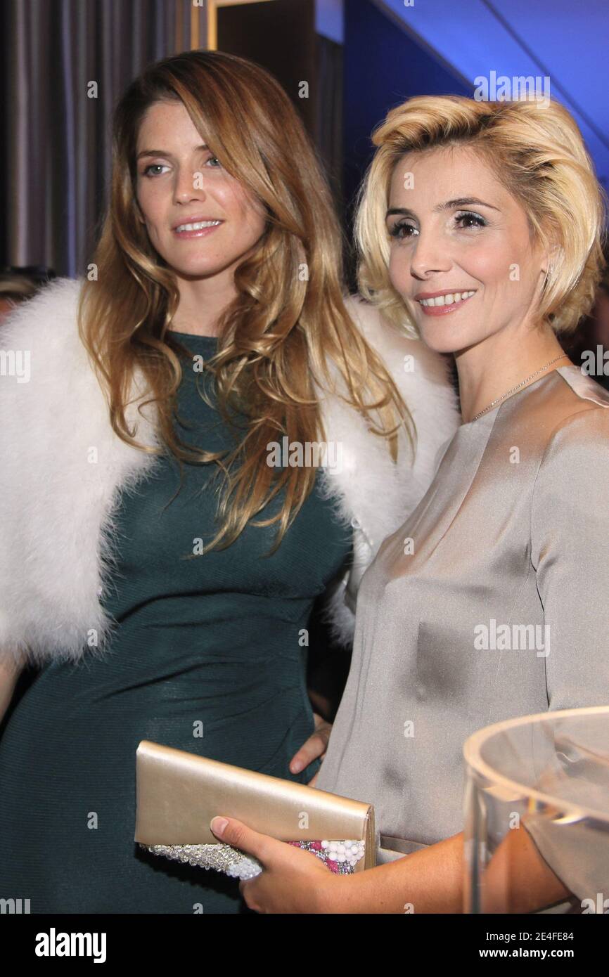 Alice Taglioni et Clotilde Courau assistent à la fête du cocktail d'inauguration de la boutique phare de Montblanc Paris, à Paris, le 1er octobre 2009. Photo par Olivier Vigerie/ABACAPRESS.COM Banque D'Images