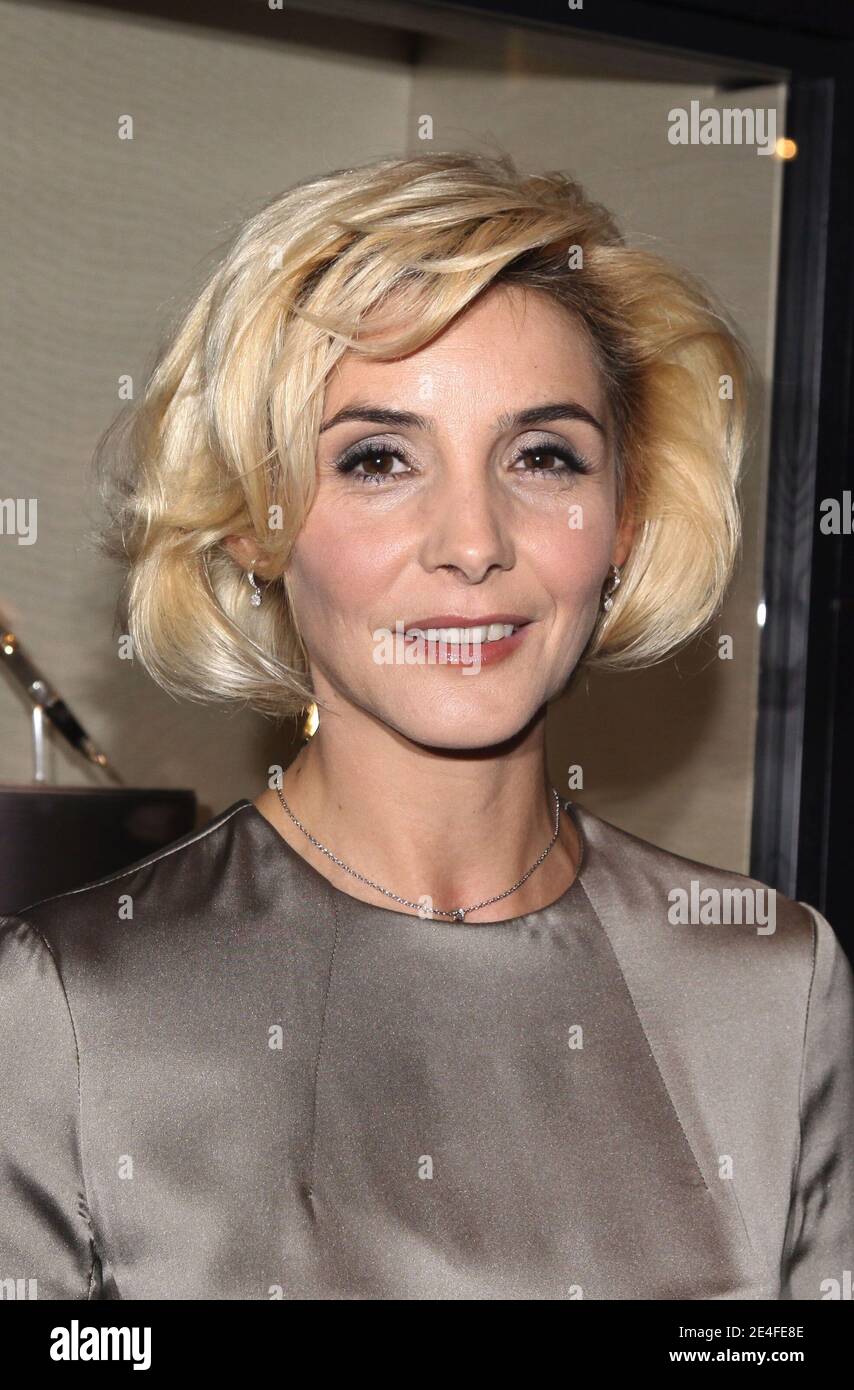 Clotilde Courau assiste à la fête du cocktail d'inauguration de la Boutique phare de Montblanc Paris, à Paris, le 1er octobre 2009. Photo par Olivier Vigerie/ABACAPRESS.COM Banque D'Images