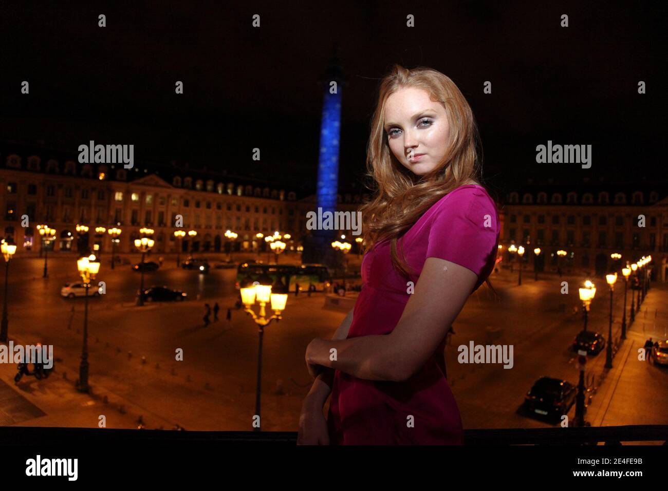 Lily Cole participe au cocktail d'inauguration de la boutique phare de Montblanc Paris, à Paris, en France, le 1er octobre 2009. Photo par Olivier Vigerie/ABACAPRESS.COM Banque D'Images
