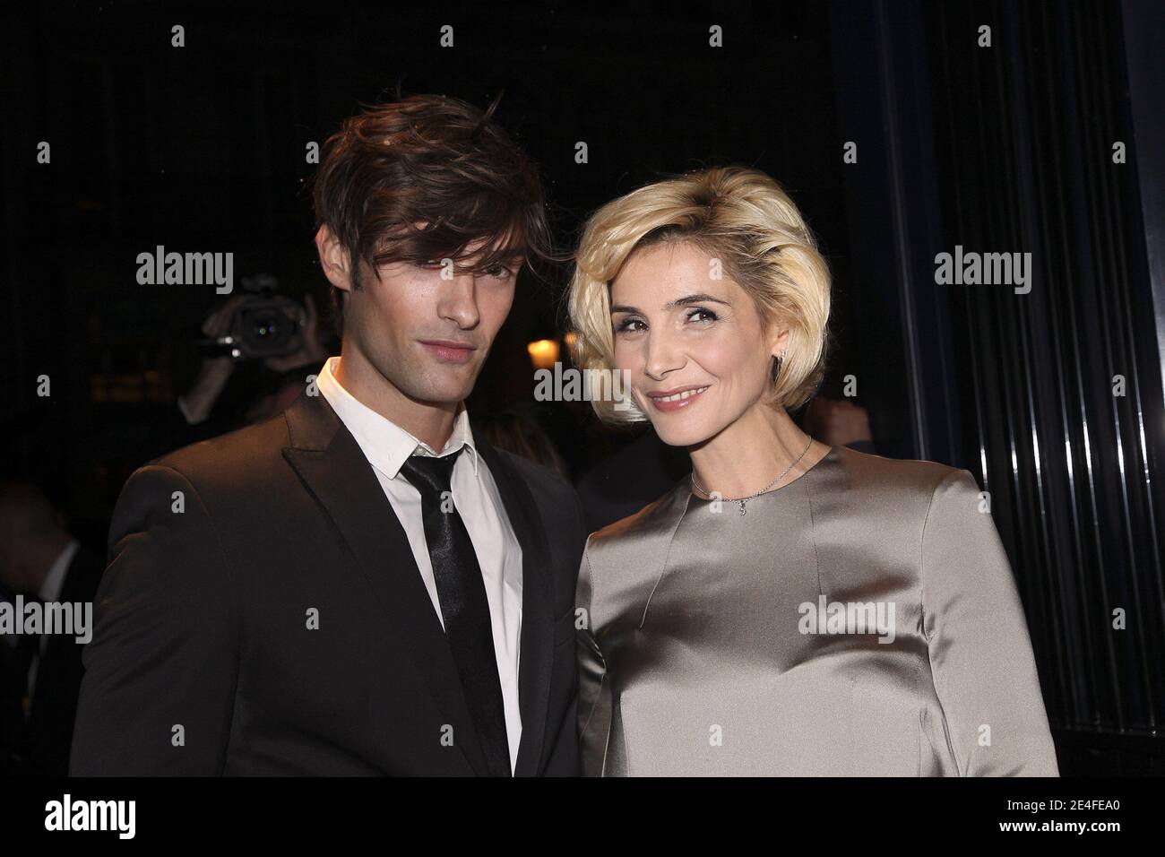 Clotilde Courau assiste à la fête du cocktail d'inauguration de la Boutique phare de Montblanc Paris, à Paris, le 1er octobre 2009. Photo par Olivier Vigerie/ABACAPRESS.COM Banque D'Images