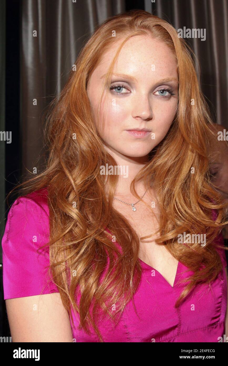 Lily Cole participe au cocktail d'inauguration de la boutique phare de Montblanc Paris, à Paris, en France, le 1er octobre 2009. Photo par Olivier Vigerie/ABACAPRESS.COM Banque D'Images