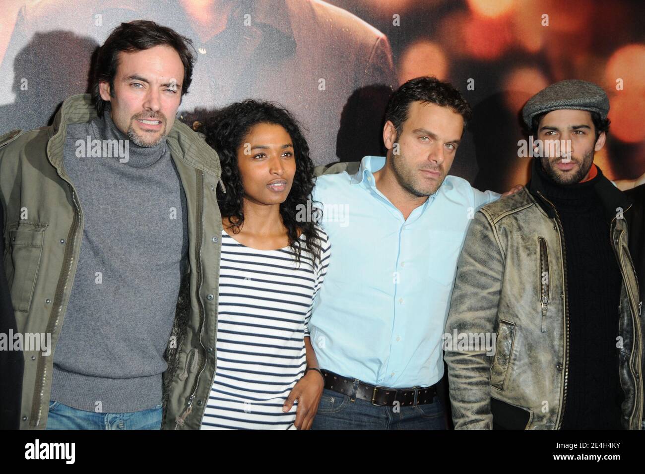 Anthony Delon, Sara Martins, Steve Suissa et Nicolas Cazale assistent à la première de 'ensch' au théâtre Cine cite Bercy de l'UGC, à Paris, en France, le 8 décembre 2009. Photo de Mireille Ampilhac/ABACAPRESS.COM Banque D'Images