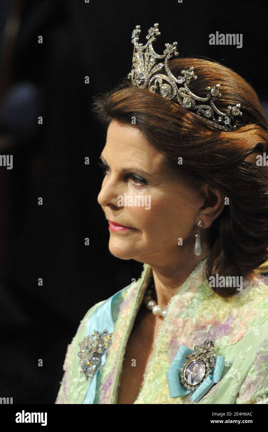 La reine Silvia de Suède lors de la cérémonie de remise des prix Nobel 2009 qui s'est tenue à la salle de concert de Stockholm, en Suède, le 10 décembre 2009. Photo de Thierry Orban/ABACAPRESS.COM Banque D'Images