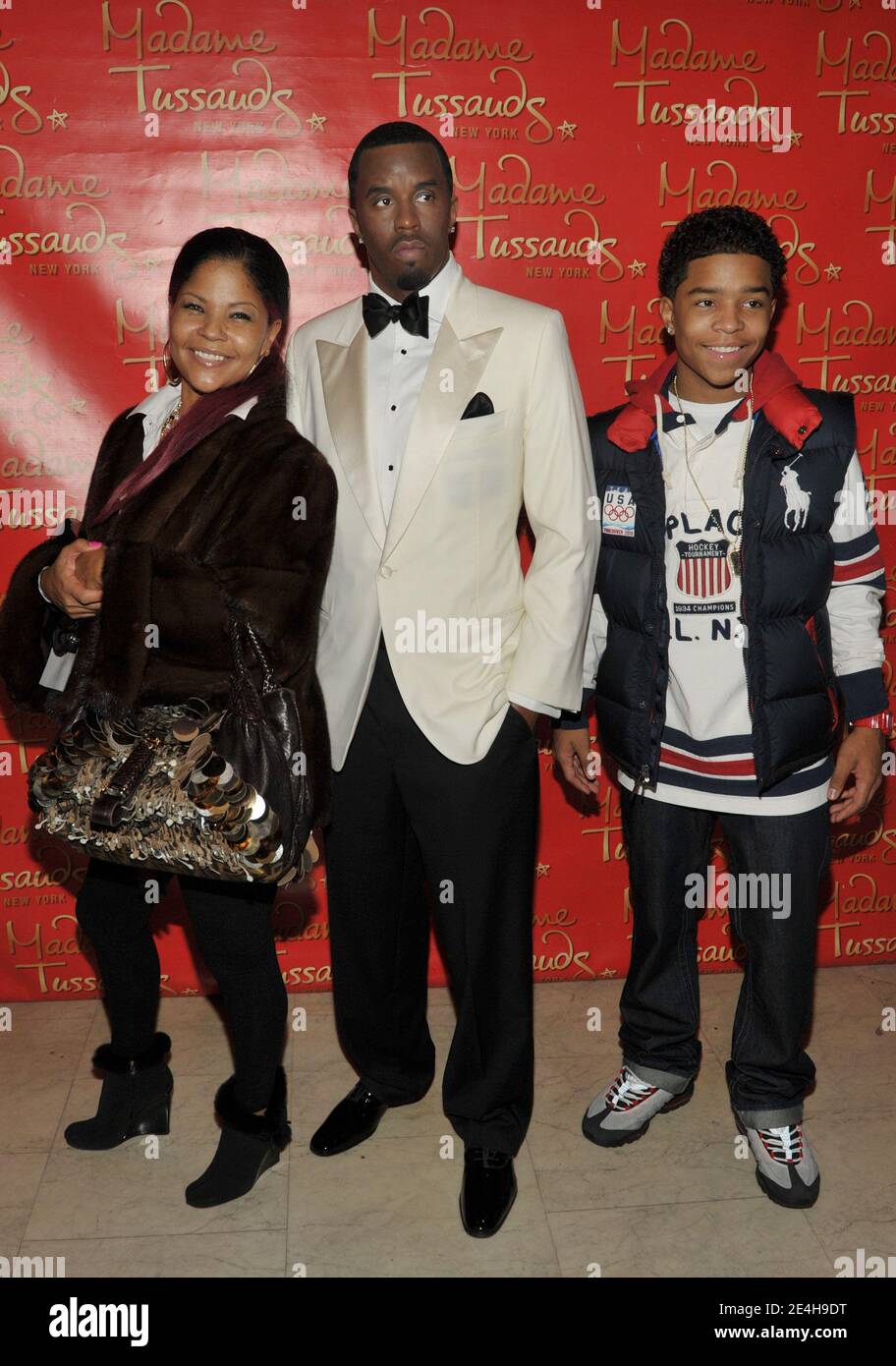 MISA Hylton Brimm et Justin Combs assistent au dévoilement de la figurine en cire Sean 'Diddy' Combs à Madame Tussauds à New York City, Etats-Unis, le 15 décembre 2009. Photo de S.Vlasic/ABACAPRESS.COM Banque D'Images