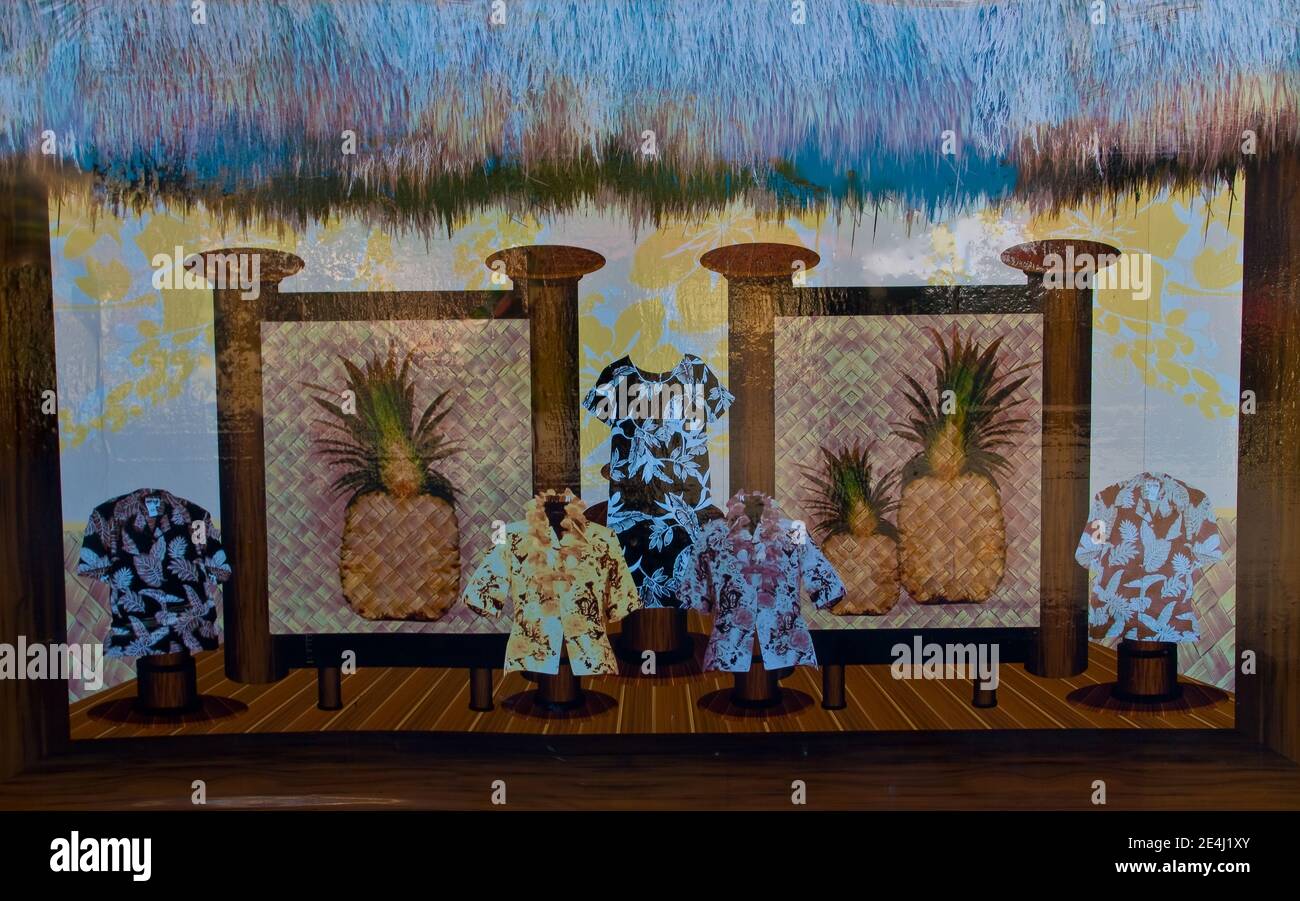 Fresque des chemises Aloha au Queens Marketplace à Waikoloa Beach Resort, Waikoloa, Hawaii, États-Unis Banque D'Images
