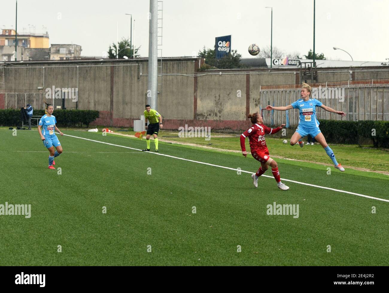 Italie. 23 janvier 2021. Jenny Hjohlman lutte pour le ballon pendant le match de Serie A Female, la femme italienne de football de la ligue au stade “Caduti di Brema” de Naples, sur le terrain Napoli vs Bari, Napoli a gagné le match 1-0. (Photo de Pasquale Gargano/Pacific Press) Credit: Pacific Press Media production Corp./Alay Live News Banque D'Images